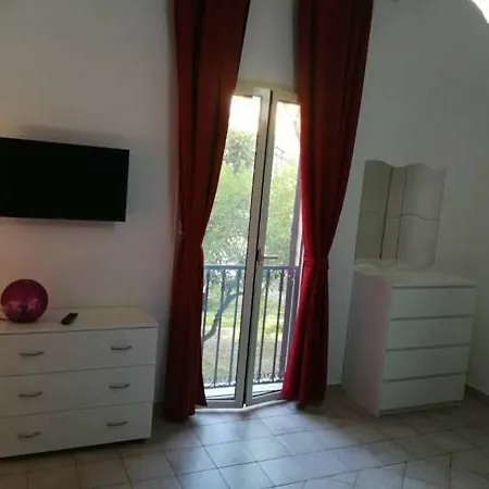 With 2 Bedrooms In Agrigento, With Furnished Terrace And Wif Apartment *